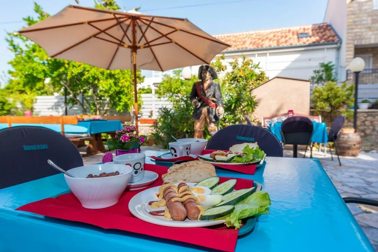 Bed and Breakfast Pansion Pirat Petrcane